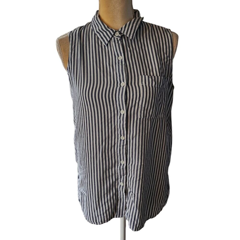 beach lunch lounge Beachy Striped Sleeveless Button Up Coastal Shirt Medium
